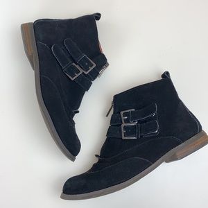 Lucky Brand Suede Buckle Wingtip boot